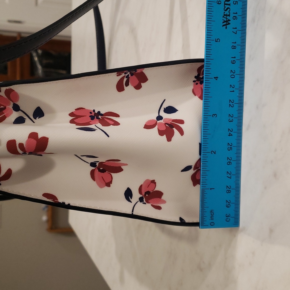 Kate Spade White/Navy/and Red Floral Satchel Size Medium - Picture 5 of 11